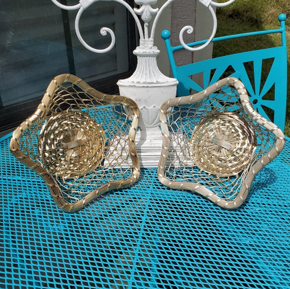 Kindwer 2 Piece Gold Gilded Wire Star Basket Set